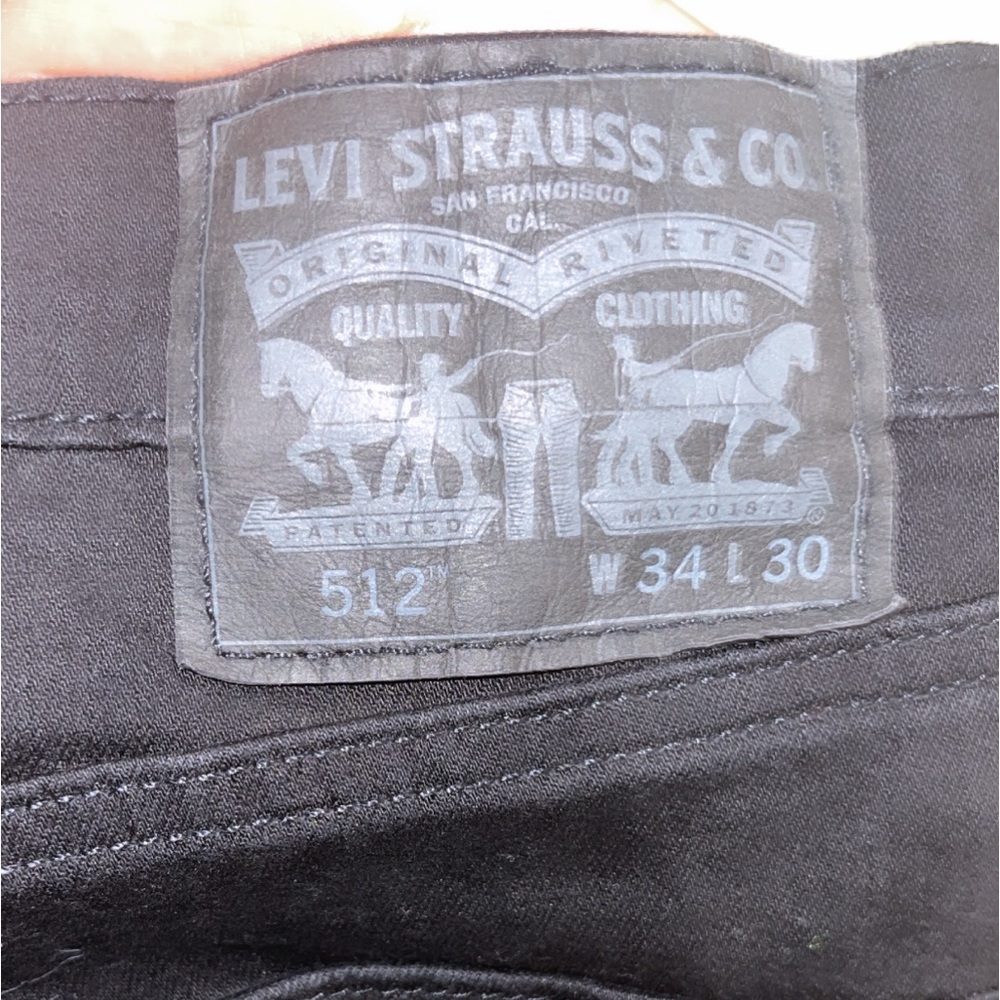 Men’s black 512 Levi jeans size 34x30. Never been worn.
